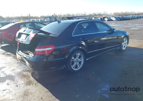 2012 Mercedes-Benz E 350 4Matic z USA, uszkodzony, nr VIN WDDHF8JB3CA537191